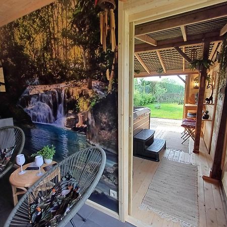 Entre Monts Et Collines B&B Et Spa En Option Екстериор снимка